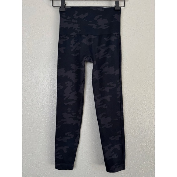 Spanx black camo Look at me leggings seamed XS - Picture 5 of 10
